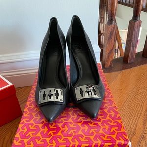 Excellent condition Tory Burch Heels